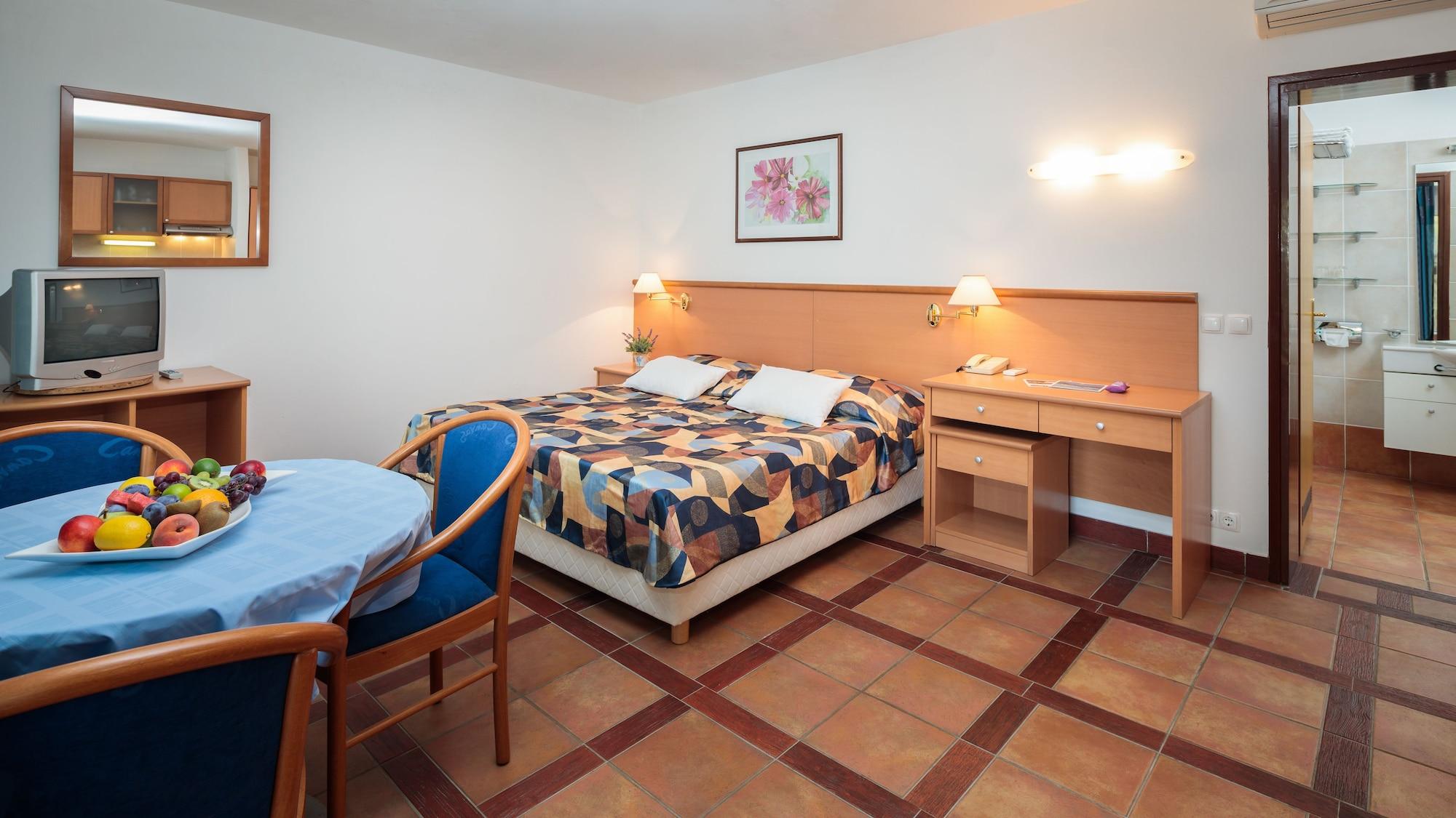 Hotel Fontana 2*
